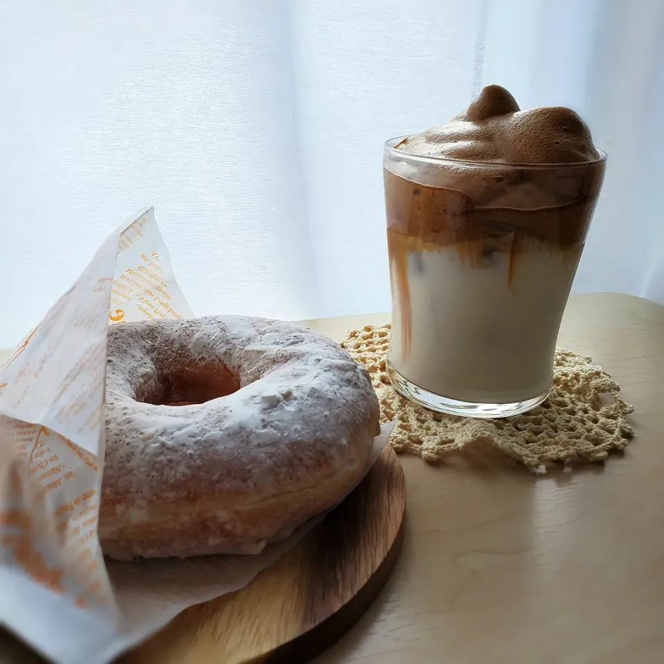 台湾ドーナツとタルゴナコーヒー

遅めの珈琲タイム💕　はぁ～👍|みるくここあさん