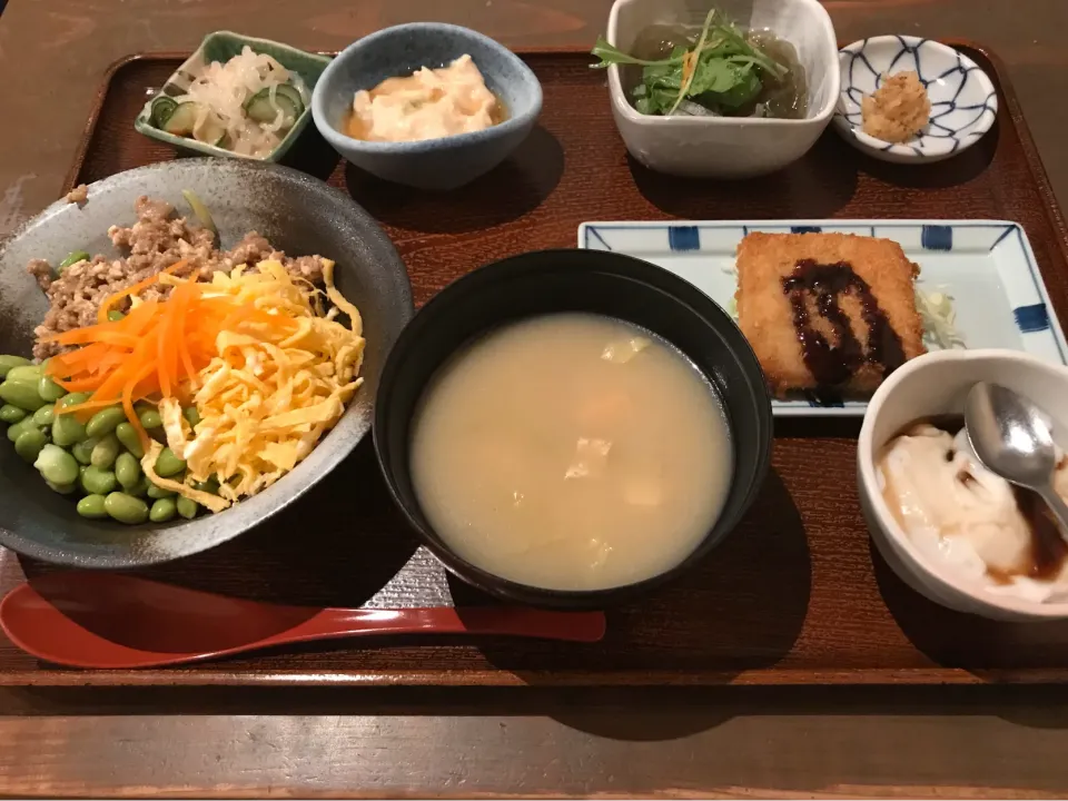 3月17日晩ご飯。島とうふ屋の週替わり定食。無料でミキ、湯豆腐食べ飲み放題サービス！ここのミキは美味しい！！|あやさん