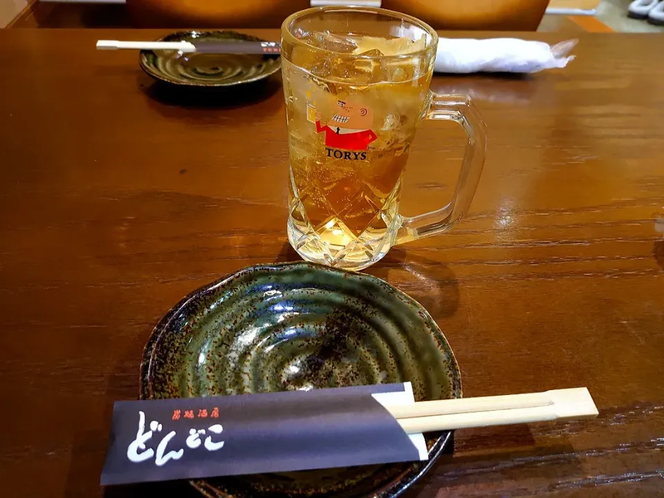 待ち人を待ってる間に、取り敢えずの濃い目のハイボール🍺|yokoさん