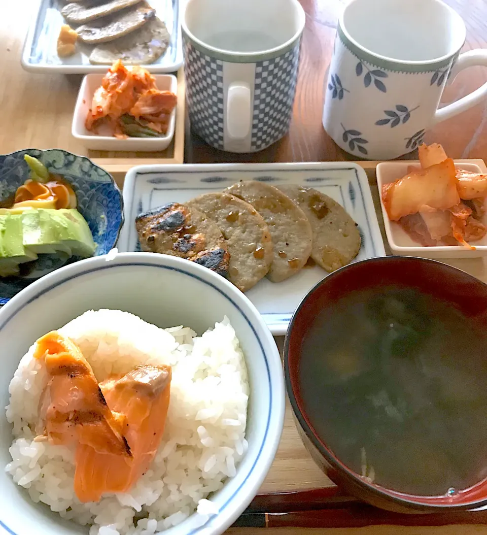 静岡焼津名物　黒はんぺんで朝ごはん定食|シュトママさん