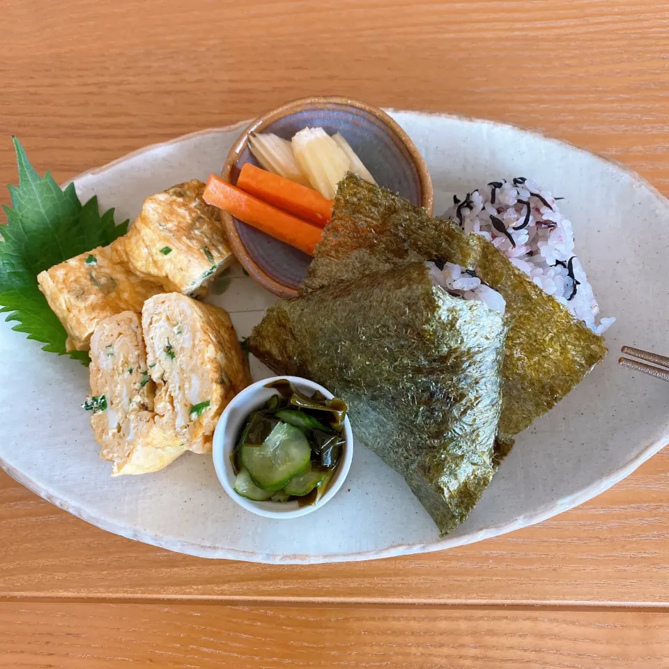 おにぎりランチ…│ω°)|サチャンさん