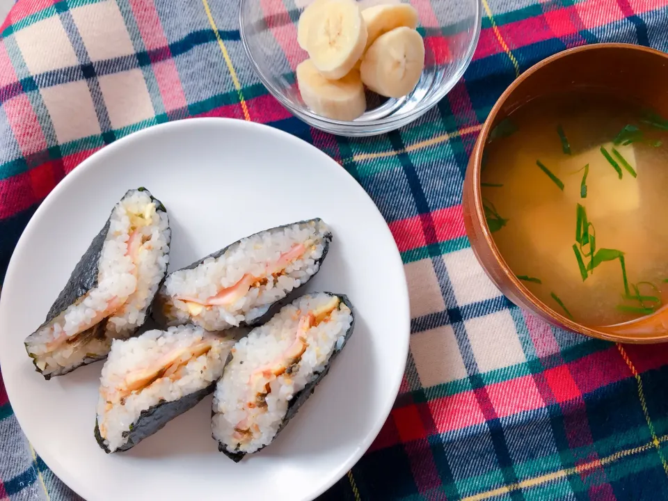 おにぎらず🍙モーニング🍽🍌|めぐぐさん