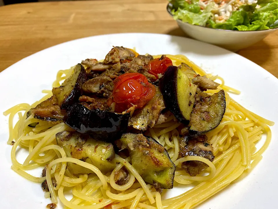 オイルサーディンと那須とトマトパスタ🍅🍆🐟|かおちゃんさん