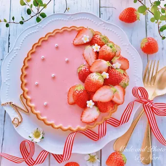 Snapdishの料理写真:ストロベリー生チョコタルト