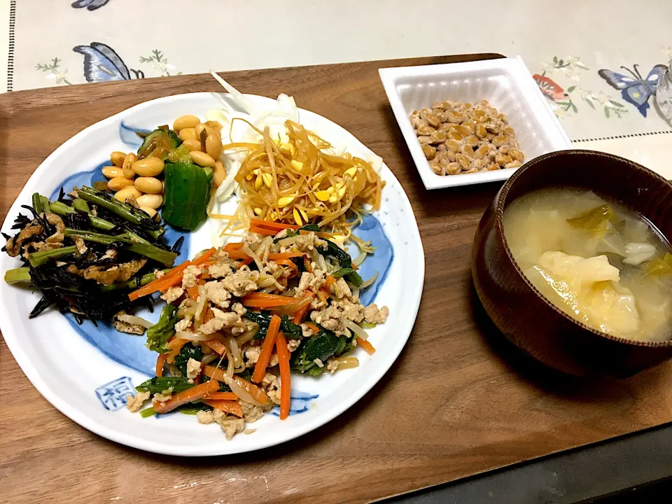 Snapdishの料理写真:ほうれん草のおかずナムルのご飯|みよさん