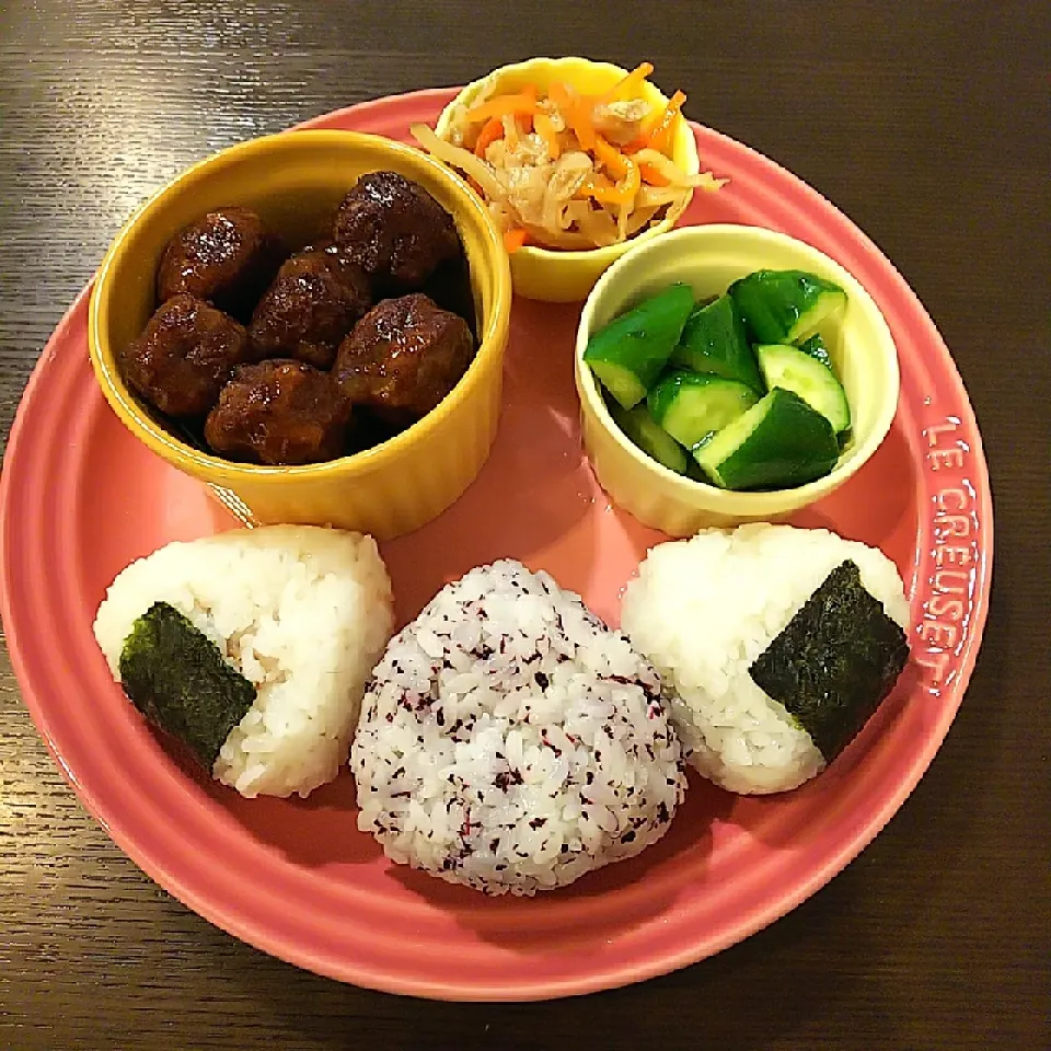 息子置き弁🍱おにぎりいろいろ弁当|Rieさん