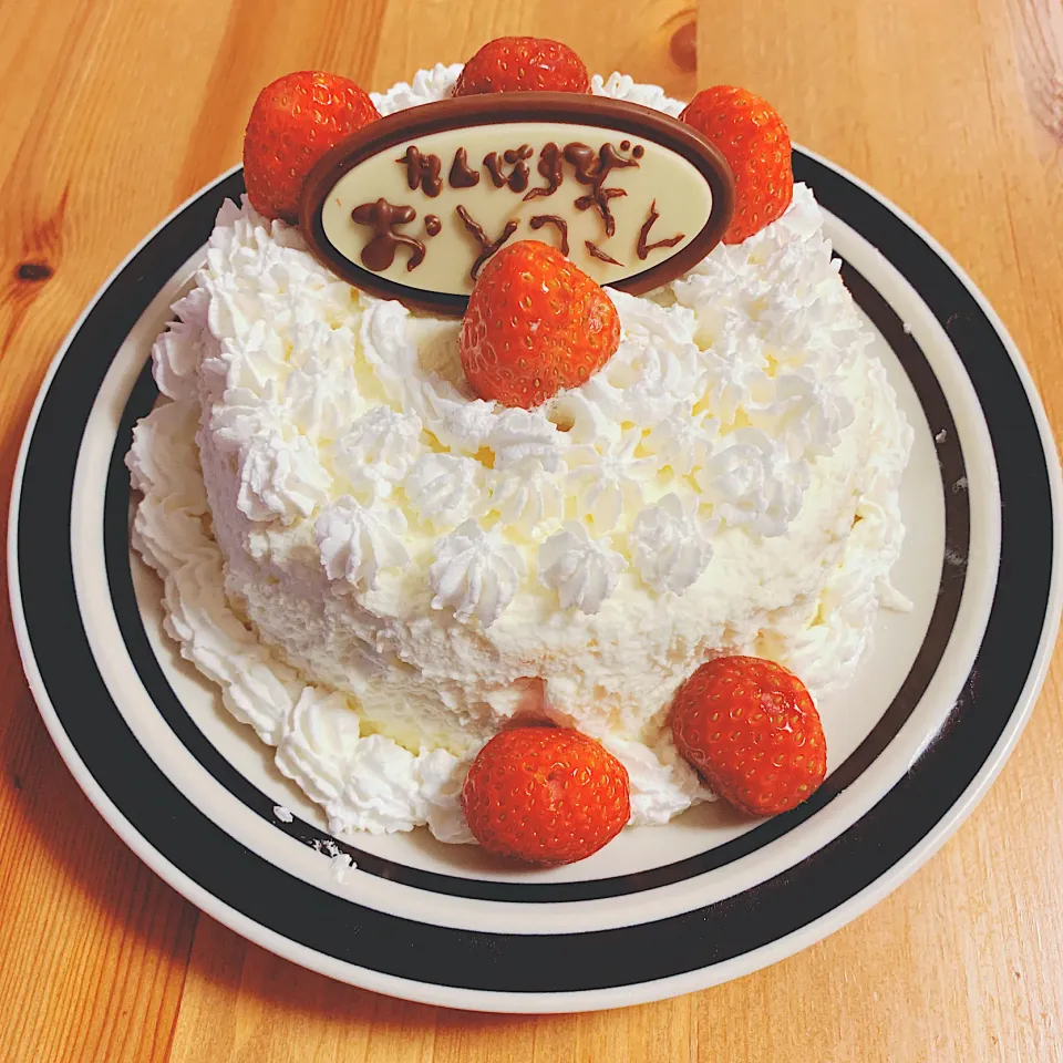 Snapdishの料理写真:姉妹手作りのBirthdaycake🎂|NOMU'S キッチン🍳さん