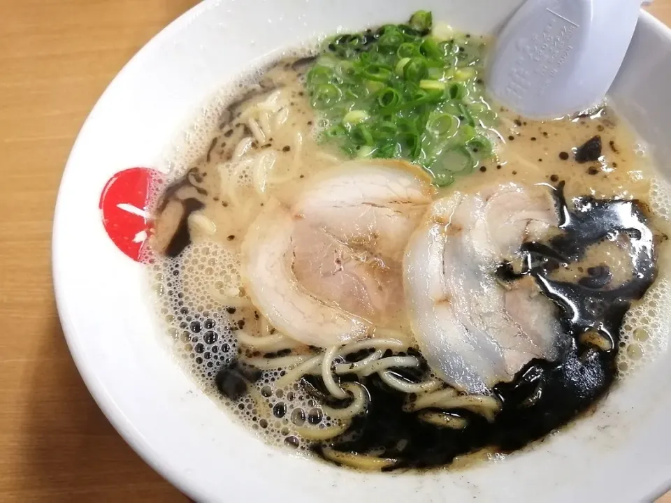 黒ラーメン|りんご りさん