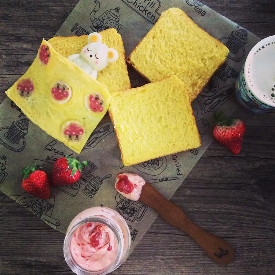 人参🥕パンと 苺🍓バターで 朝ごはん|Yukiko 1008さん