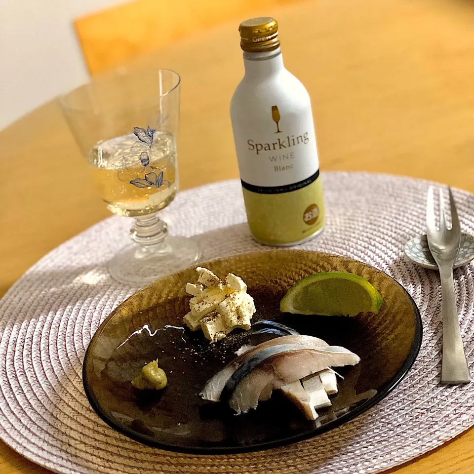 Pickled Mackerel, Cream cheese／しめ鯖スパークリング, ライムペッパークリームチーズ🧀🍾|angiee♡さん