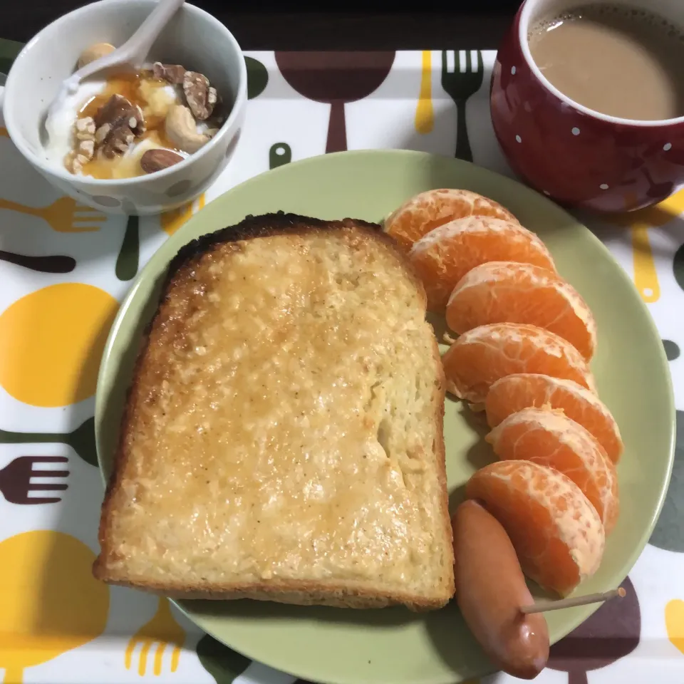 アーモンドトーストで朝ごパン|ななみんさん