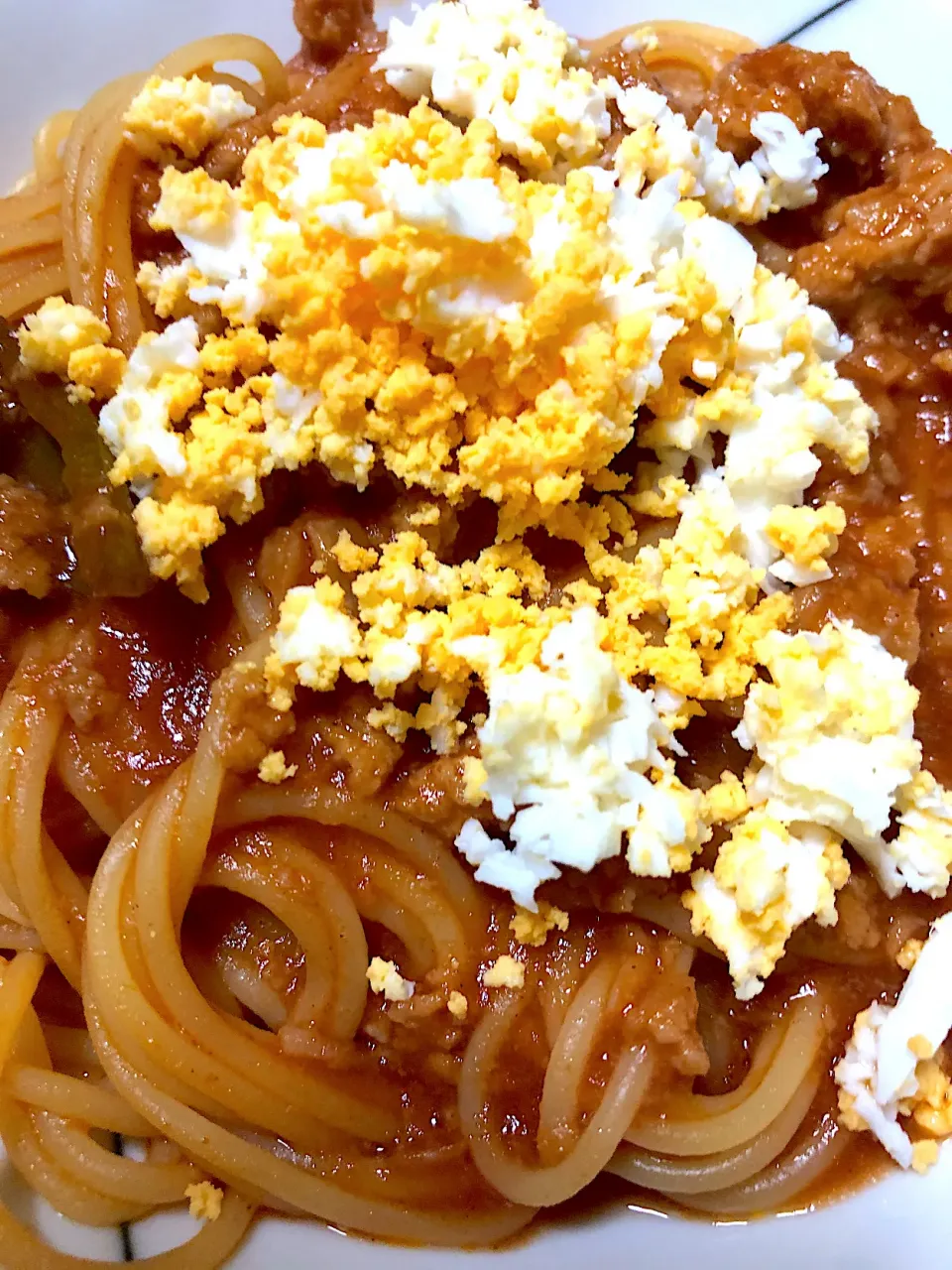 Snapdishの料理写真:煮込みハンバーグの残り物でパスタ🍝|ケンケンさん