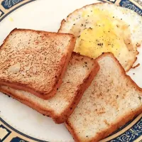 Bread toast and Egg|Kuttuさん