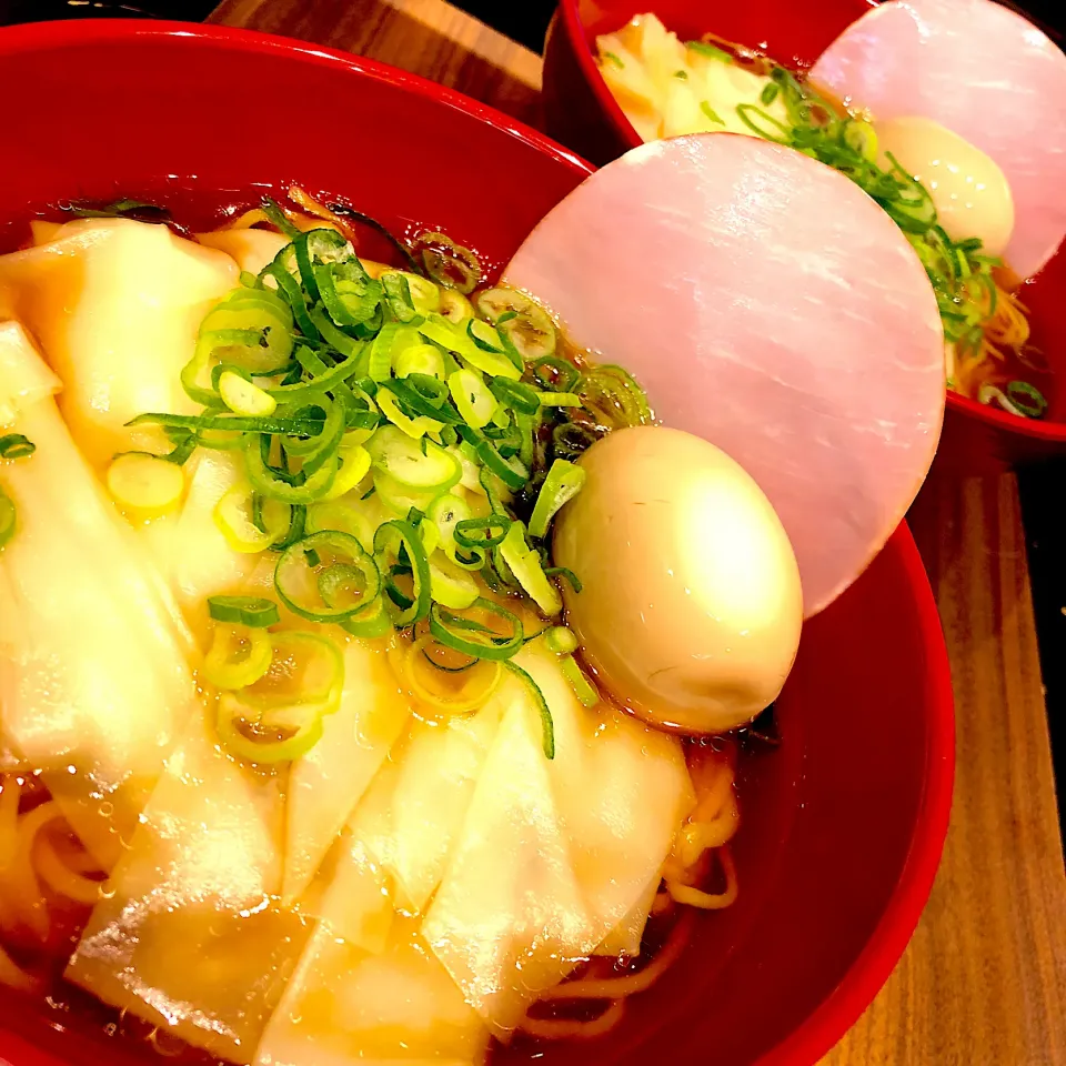 ワンタン醤油ラーメン🍜味玉&ハム❤️|ヨッチャンさん