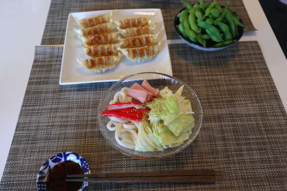 今日の夕食 サラダうどん、餃子、枝豆|pinknari🐰🌈さん