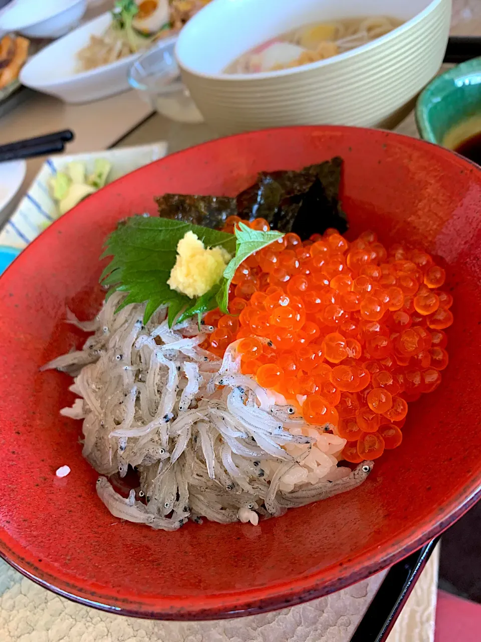 ゴルフ飯　生しらすイクラ丼|寺尾真次さん