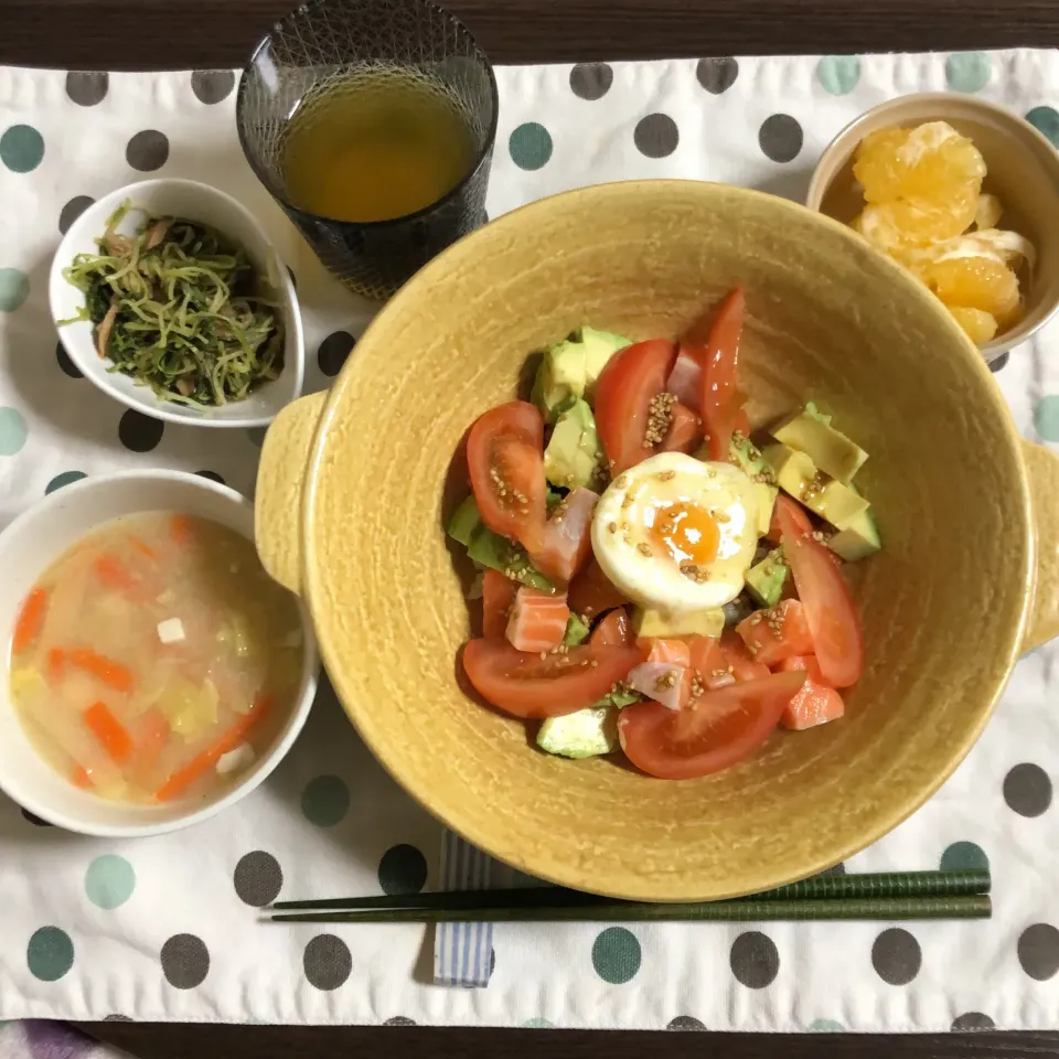 アボカドサーモン丼|ななみんさん