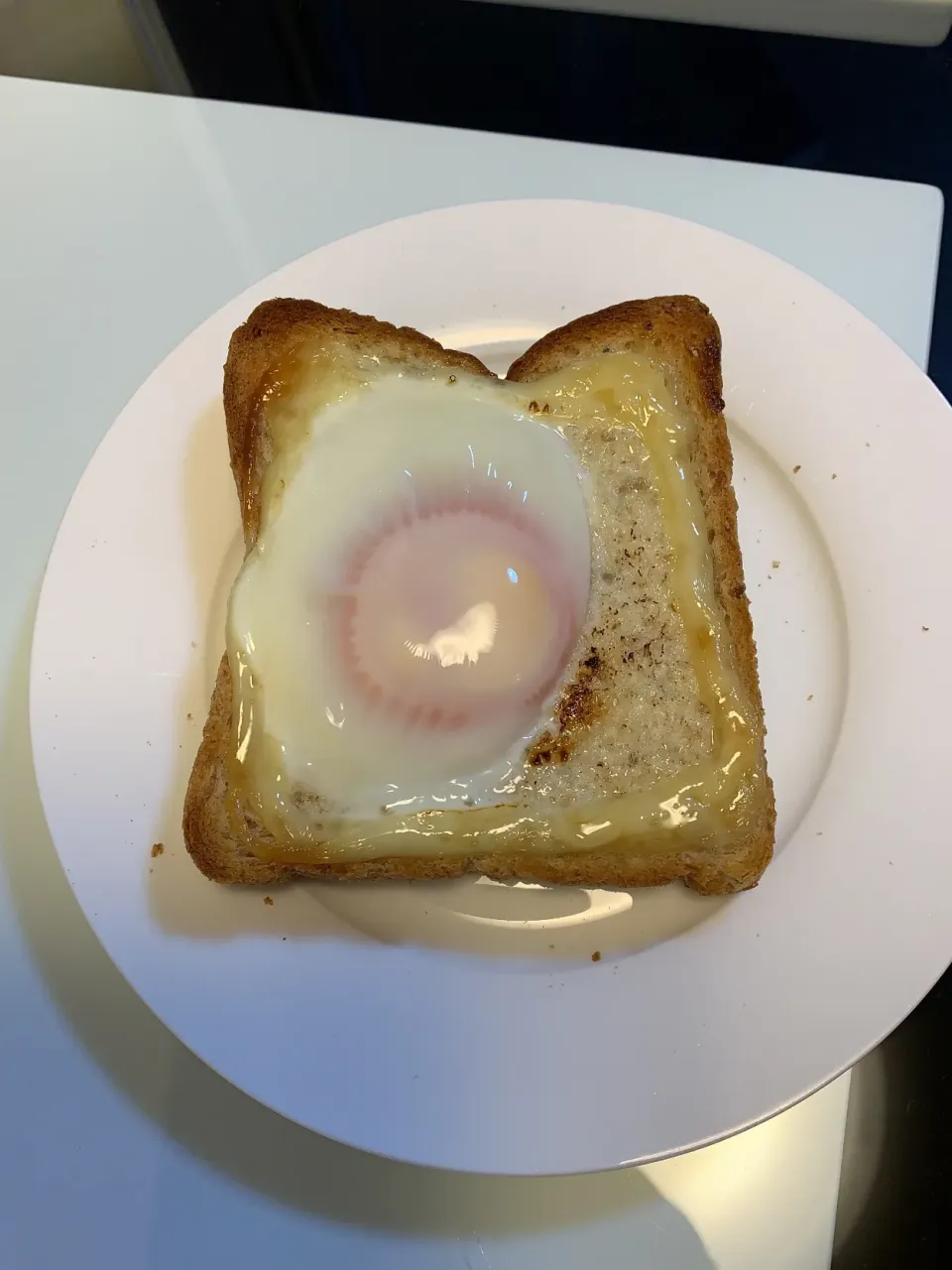 目玉焼きトースト|心に七つの傷の男さん