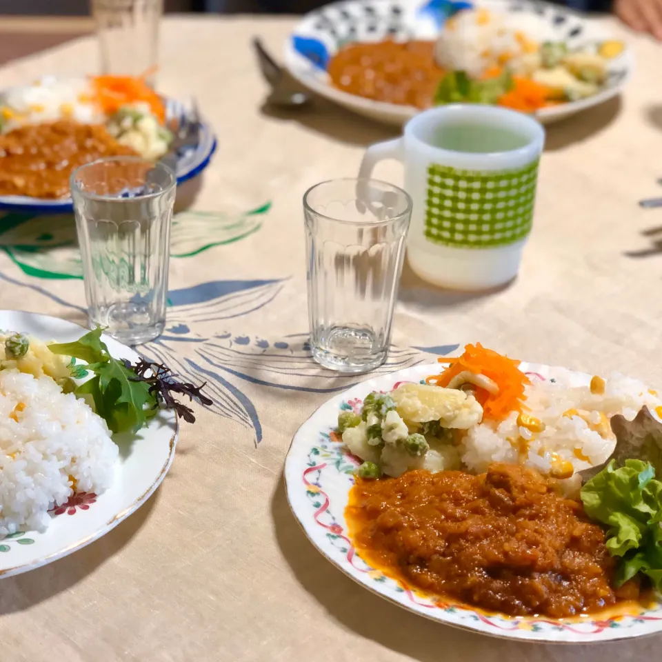 Snapdishの料理写真:Butter Chicken Curry／バターチキンカレーランチ🍴|angiee♡さん