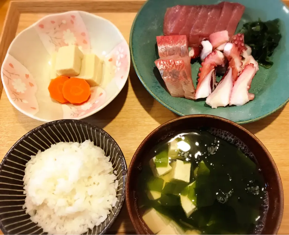 Snapdishの料理写真:【定食】お刺身定食。|okaasansyokudouさん