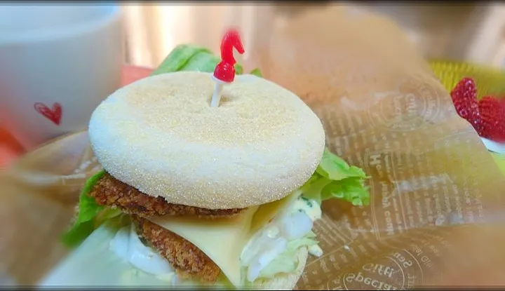 海老ミンチカツ二段重ね
  ハンバーガー🍔
(めるぼちゃんからの海老ミンチ🦐)|びせんさん