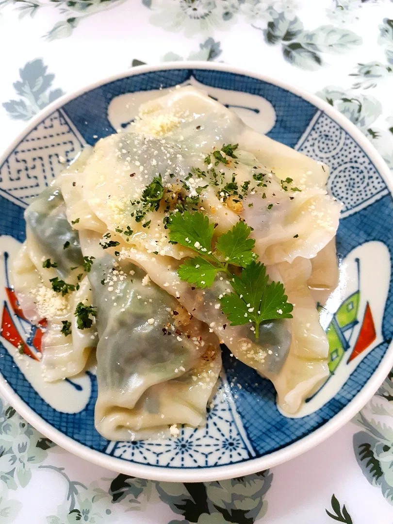 🔷餃子の皮で🥟ちぢみほうれん草とモッツァレラ🧀のラビオリ🔷|@きなこさん