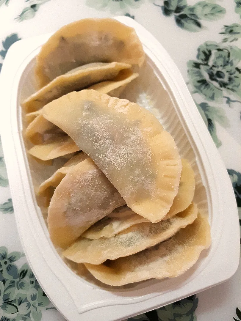 冷凍保存準備💙なつ6017💙の料理 🔷餃子の皮で🥟縮みほうれん草とモッツァレラ🧀のラビオリ🔷|@きなこさん