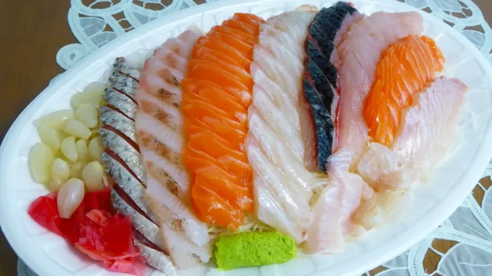 Snapdishの料理写真:sashimi platter from Noryangjin fish market|steven z.y.さん