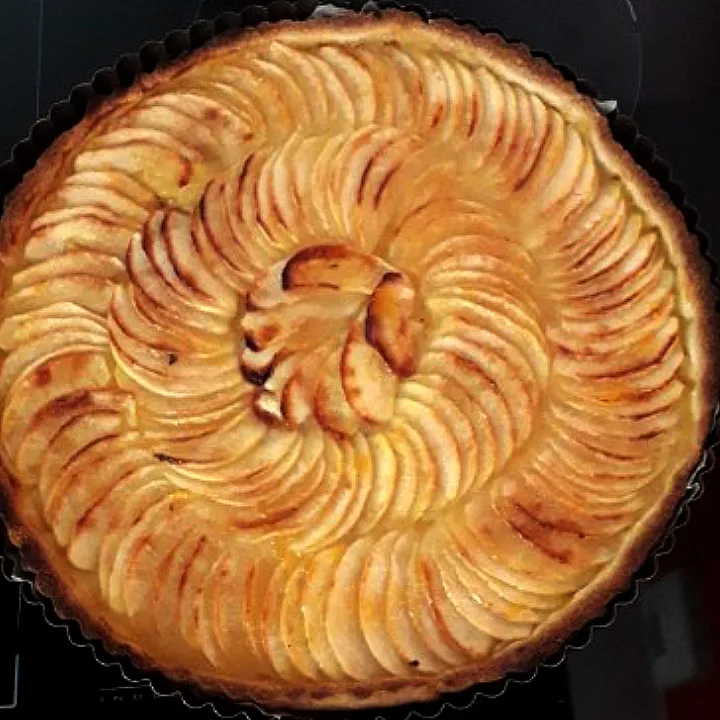 Snapdishの料理写真:tarte aux pommes 🍎🍏|latifaさん