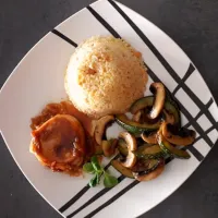 Snapdishの料理写真:tournedos de veau poêlées de courgettes champignons et céréales gourmand 🌽|latifaさん