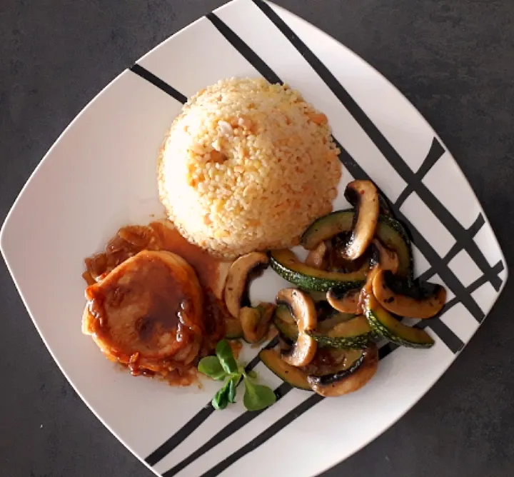 tournedos de veau poêlées de courgettes champignons et céréales gourmand 🌽|latifaさん