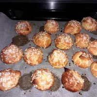 Snapdishの料理写真:chouquettes au Sucre perlé 🍯|latifaさん