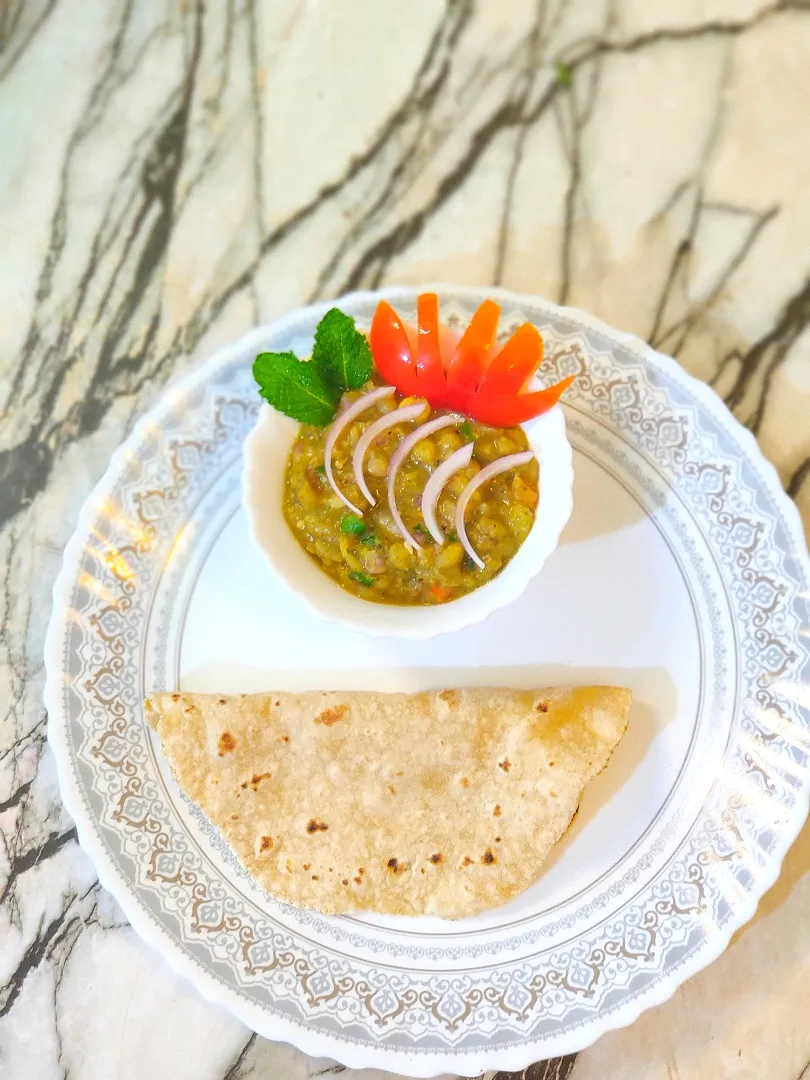 matar (white peas) with roti|ShubbiBhramarさん