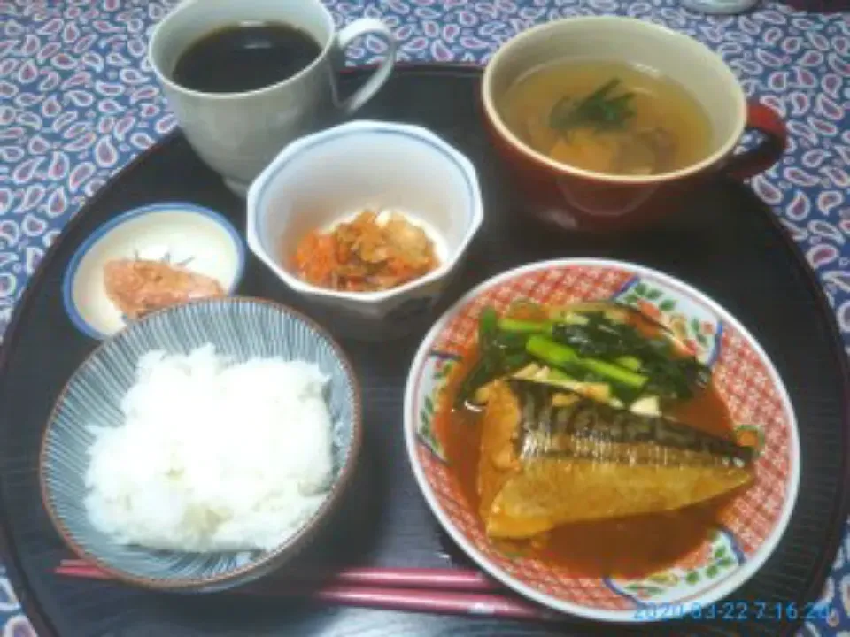 よねばーばの朝ごはん
鯖の味噌煮分葱添え
味噌汁
切り干し大根のきんぴら
明太子
ご飯、コーヒー|yoneばーばさん