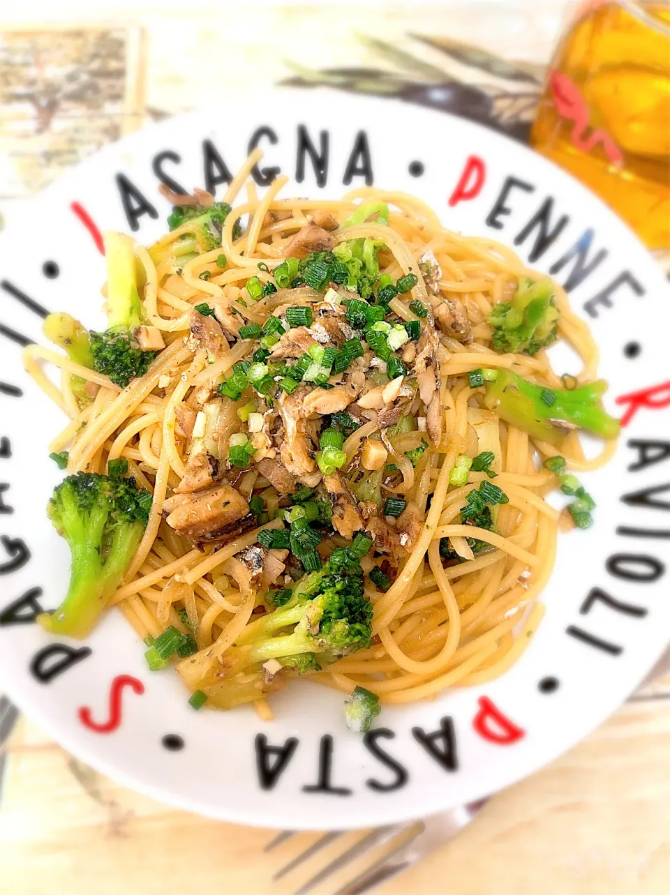 休日ランチ🍴オイルサーディンとブロッコリーの和風パスタ|琥珀さん