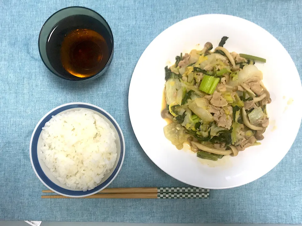 豚肉とセロリ、白菜、しめじの味噌マヨネーズ炒め|ようちゃんさん