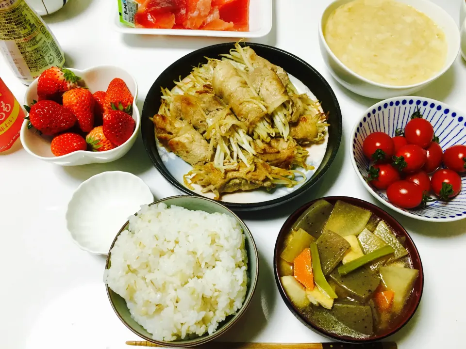 肉巻きの夜ごはん🍚|こえりさん