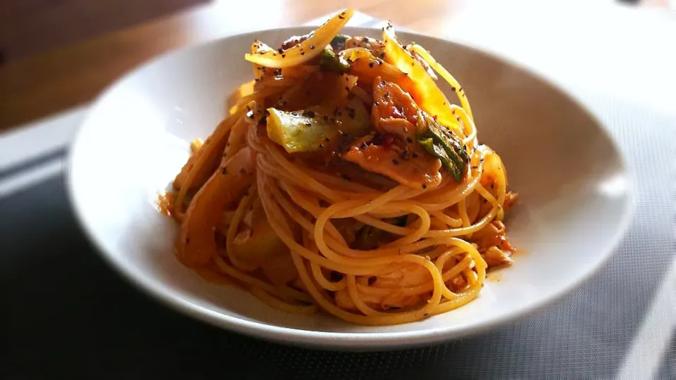 小松菜とﾍﾞｰｺﾝのﾄﾏﾄﾊﾟｽﾀ～🍝
の昼ごはん✨|kaz(*･ω･)さん