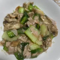 Snapdishの料理写真:青梗菜🥬と各種キノコ🍄ごちゃまぜ飯|shanxiaさん