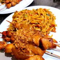 Bami goreng with chicken saté|Naemaさん