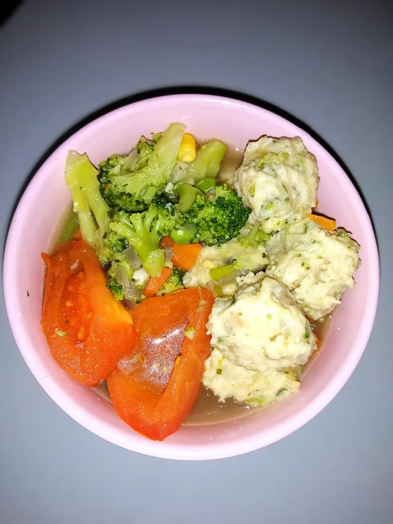 Chicken meatballs and vegetables soup|Marita Sulistyaさん