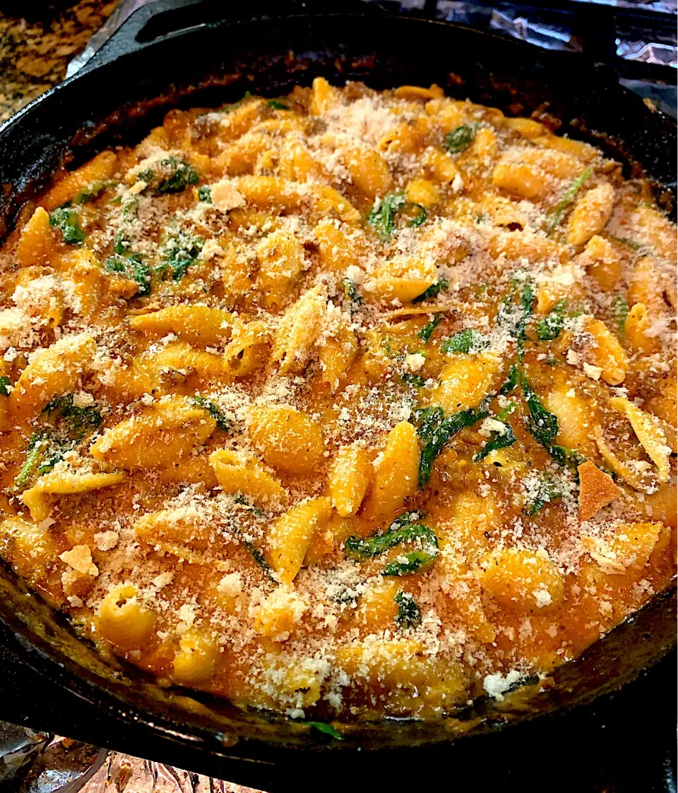 Creamy Beef and Shells with Spinach topped with bread crumbs 👌|Alma's Home Kitchenさん