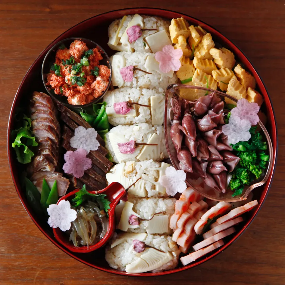 お花見弁当🌸友人宅で花見パーティ|マユマユさん