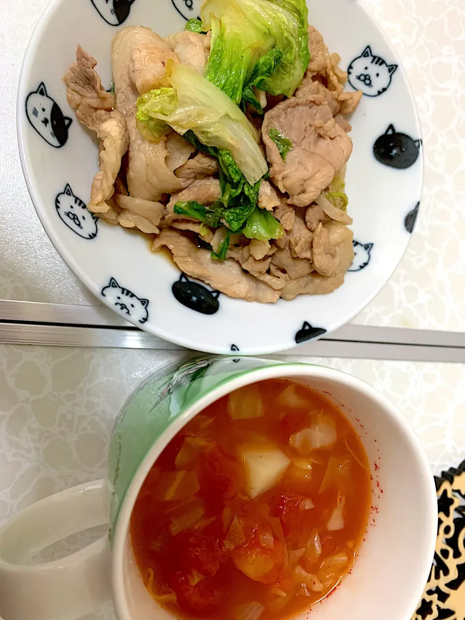 豚こまとレタスの醤油炒めとミネストローネ|明日香さん