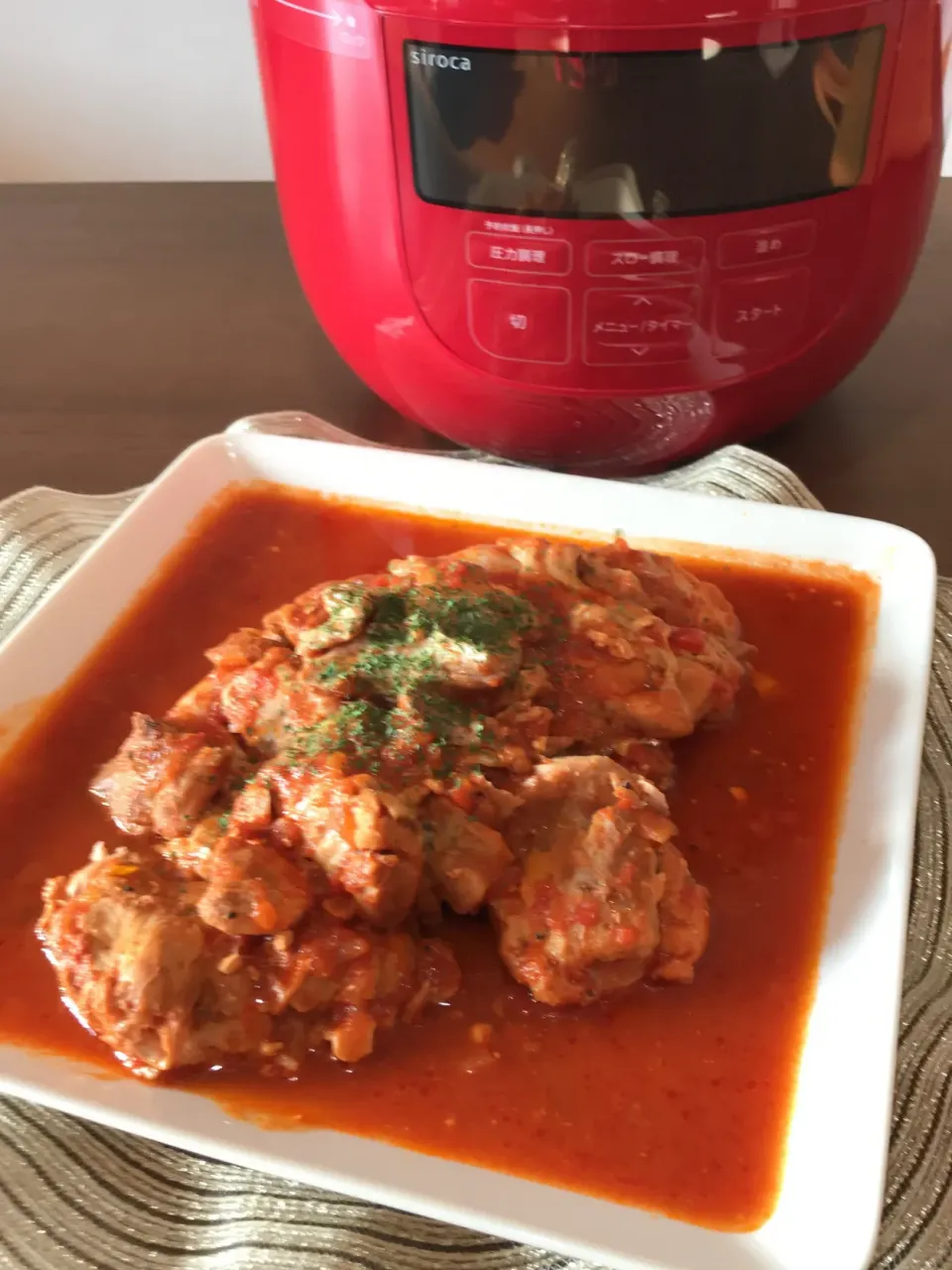 シロカさんの電気圧力鍋で無水チキンのトマト煮🍅|いっちゃんさん