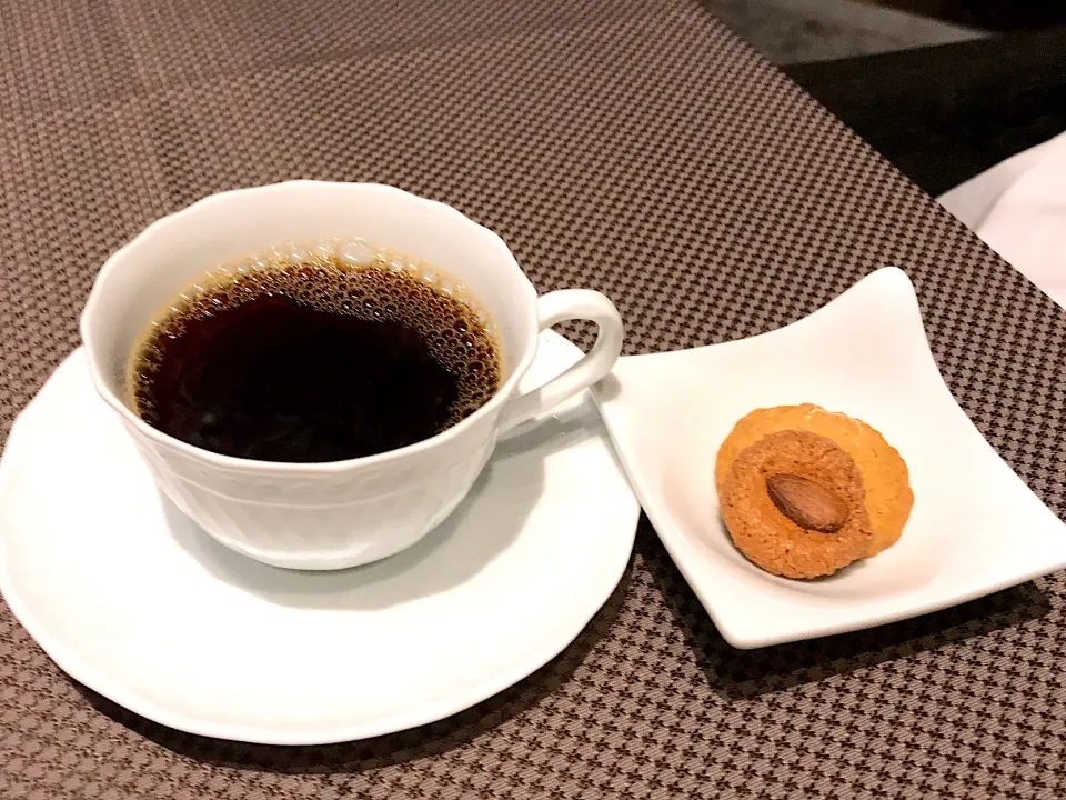 小川コーヒー　食後のお菓子添え|Junko Iimuraさん