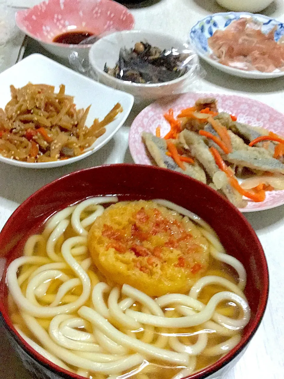 主人が作った節約メニュー！かき揚げうどん、きんぴら、ひじき煮、アジの南蛮漬け、生ハム残り|Ayaさん