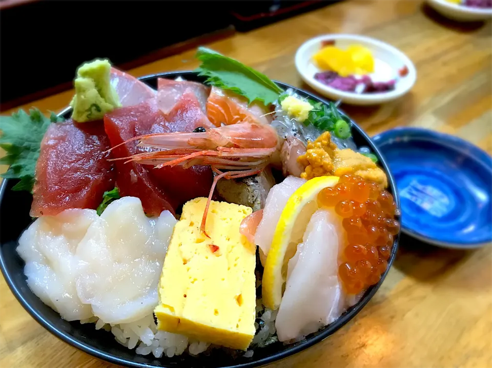 Snapdishの料理写真:沼津港　海鮮丼|もうちゃんさん