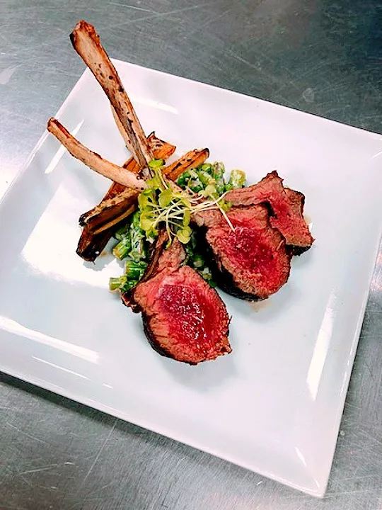 Herb crusted Lamb, Braised Leeks, Asparagus and Mint Salad|specfor24さん