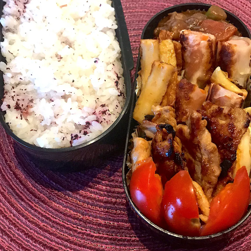 Snapdishの料理写真:今日のお弁当🍱ちくわの甘辛煮、餃子の皮でウィンナーとチーズ巻き豚の生姜焼き、エリンギのバターソテー|mokoさん